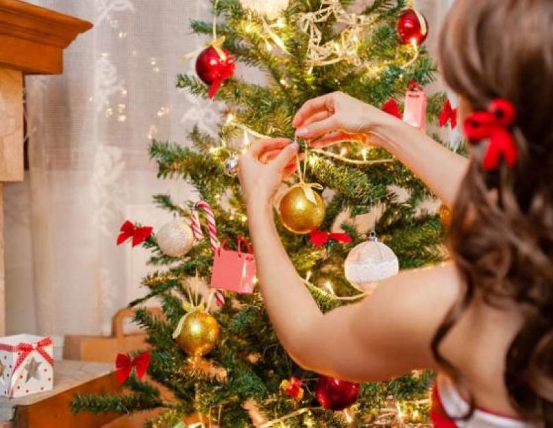 Цветы для украшения елки. Как украсить новогоднюю елку (65 фото): необычное и традиционное оформление. Эффект, полученный через выбор стиля