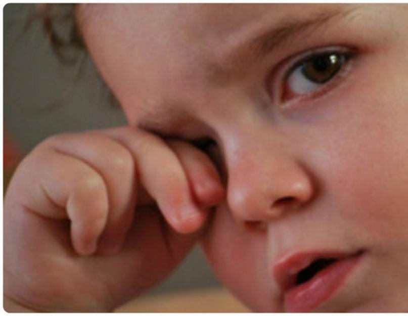 Вероятные причины покраснения и шелушения кожи при появлении красных пятен у ребенка на лице. Болезни отражаются на лице