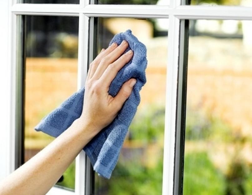 Как мыть окна правильно и без разводов. Как правильно мыть пластиковые окна без разводов Правильно отмываем грязь