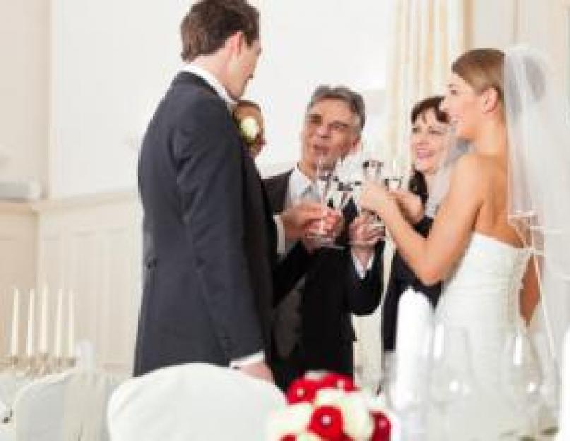 Как готовиться к свадьбе родителям жениха. Приметы на свадьбу: что можно, что нельзя родителям, гостям, молодоженам? Обычаи и приметы на свадьбу для невесты. Соблюдение традиций и поиск семейных реликвий