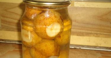Pear compote: a healthy preparation for the winter