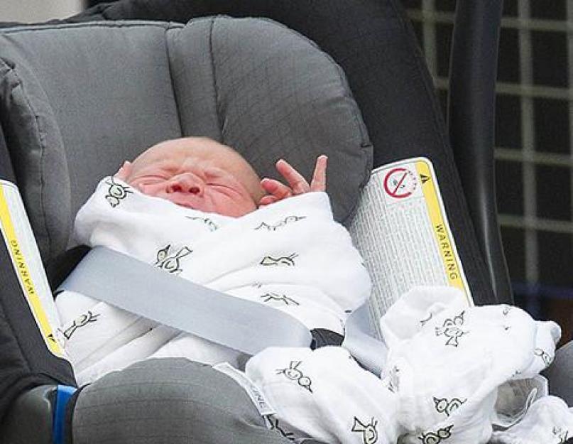 Dcera Kate Middleton a prince Williama dostala k narozeninám neobvyklý dárek.  Dcera Kate Middleton a prince Williama dostala k narozeninám neobvyklý dárek: zásnubní prsten z rodinného zlata