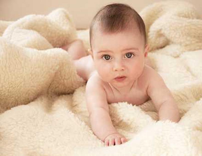 A baba havi fizikai fejlődése. A csecsemő fejlődése egy évig hónaponként - mit kell tennie egy gyermeknek minden hónapban. A gyermek havi fejlődési stádiumai