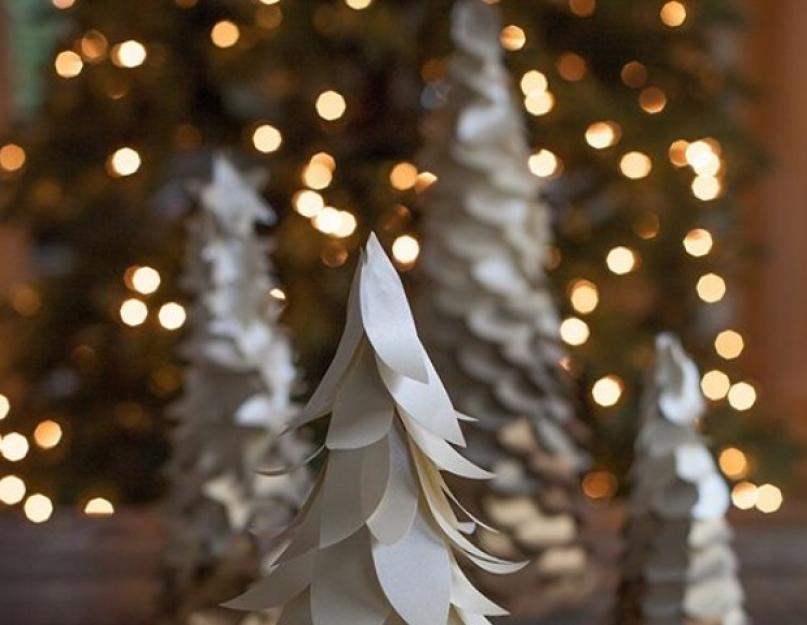 Como fazer uma árvore de Natal de tecido com as próprias mãos.  Árvores de Natal DIY para o Ano Novo: feitas de papel, tecido, miçangas.  Como fazer uma árvore de Natal com as próprias mãos: master class (foto).  Brinquedo para árvore de natal feito de macarrão