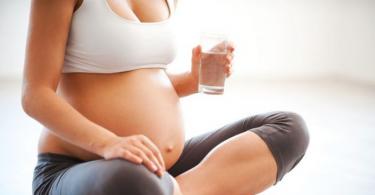 Comichão na pele durante o início e o final da gravidez: causas, tratamento