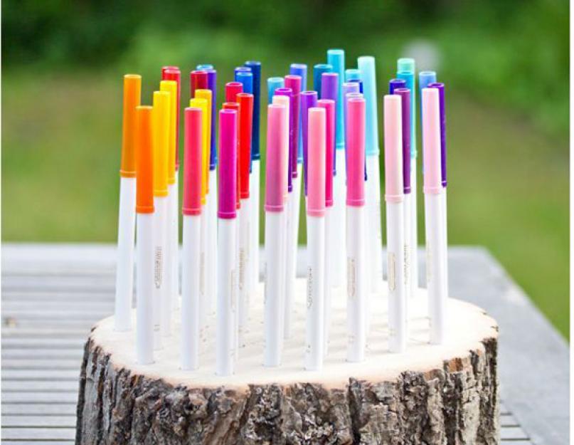 نقاشی های نگهدارنده مداد DIY. برای مداد و خودکار بایستید. چگونه می توان با دستان خود پایه ایستاده برای مداد و خودکار درست کرد؟ مداد تنه درخت