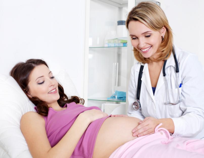 Jag blev gravid ett år efter förlossningen, vad ska jag göra?  Kvinna: första året efter förlossningen.  Stadier av postpartum anpassning.  Väder: Svårt för mamma, bra för barn